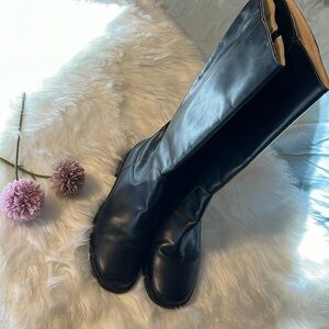 L.L. Bean Women’s British Black Leather Riding Boots